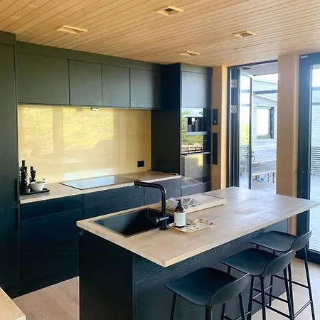 Live Among Trees In An Architect Drawn Tatil Evi Skjærhollen